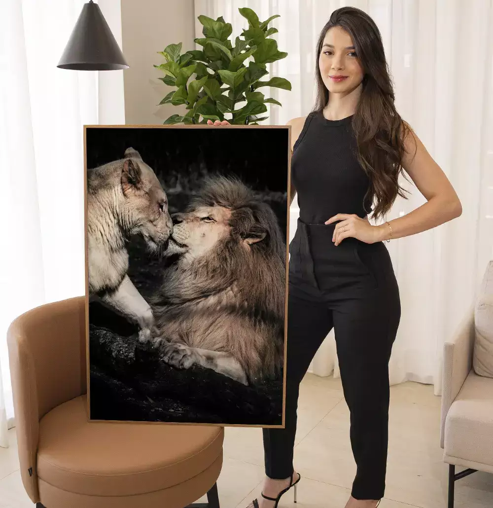 Quadro Decorativo Casal de Leões Fotografia Com Fundo Preto